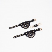 Черные кожаные наручники с клепками, кольцами и золотистой фурнитурой - Crazy Handmade - купить с доставкой в Сызрани