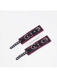 Черно-розовые кожаные наручники с розовой строчкой - Crazy Handmade - купить с доставкой в Сызрани