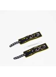 Черно-желтые кожаные наручники с жёлтой строчкой - Crazy Handmade - купить с доставкой в Сызрани