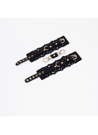 Черные кожаные наручники с узорами и золотистой фурнитурой - Crazy Handmade - купить с доставкой в Сызрани