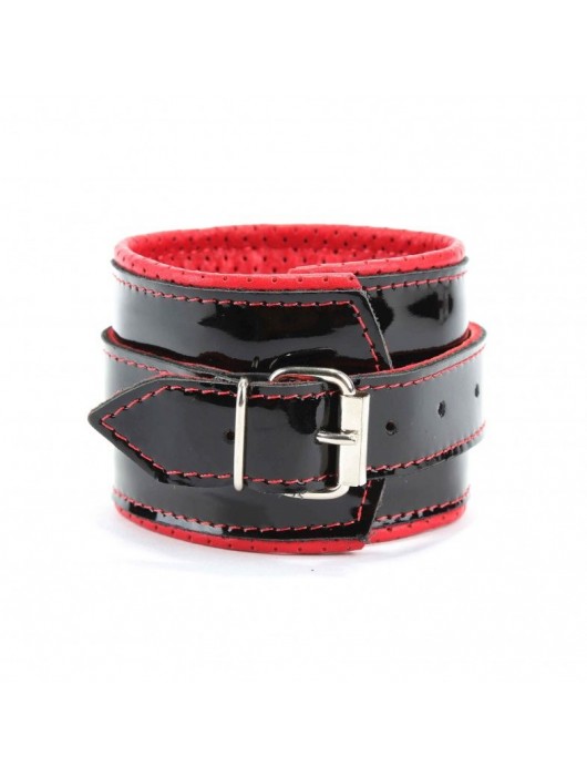 Лаковые чёрно-красные перфорированные наручники - БДСМ Арсенал - купить с доставкой в Сызрани