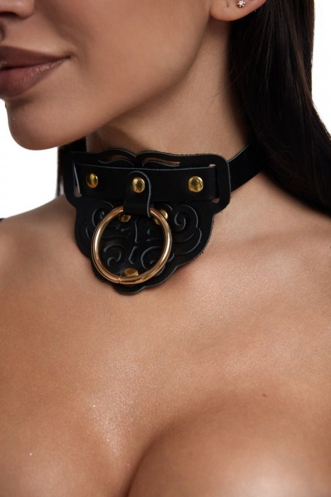 Черный фигурный кожаный ошейник с золотистой фурнитурой - Crazy Handmade - купить с доставкой в Сызрани