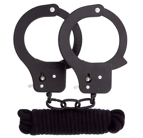 Чёрные наручники из листового металла в комплекте с веревкой BONDX METAL CUFFS LOVE ROPE SET - Dream Toys - купить с доставкой в Сызрани